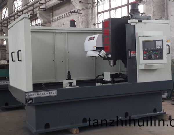 前軸(zhou)鎖銷(xiāo)孔專(zhuān)用加工(gong)