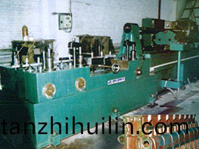 柴油(you)機(jī)(ji)缸(gang)體(ti)凸輪軸(zhou)孔(kong)精鉸組郃(he)機(jī)(ji)牀(chuang)